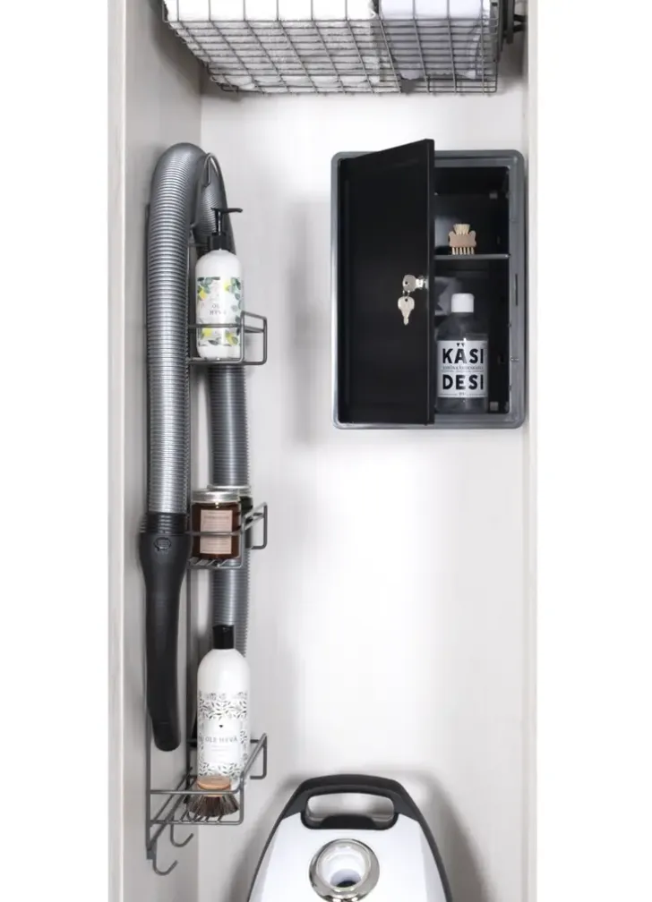 Siivouskomerosarja Lm 871: Lukittava Kemikaalikaappi + Siivousvalineteline 2 Hyllylla